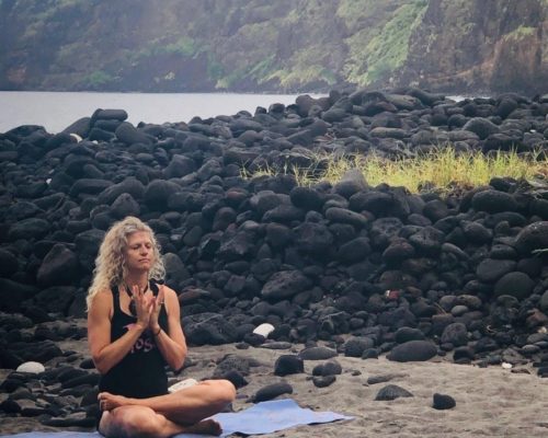 19-09 Kealakekua Bay Sacred Site Lotus Mudra Lisa